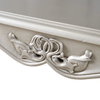Table basse traditionnelle en bois massif avec pieds sculptés