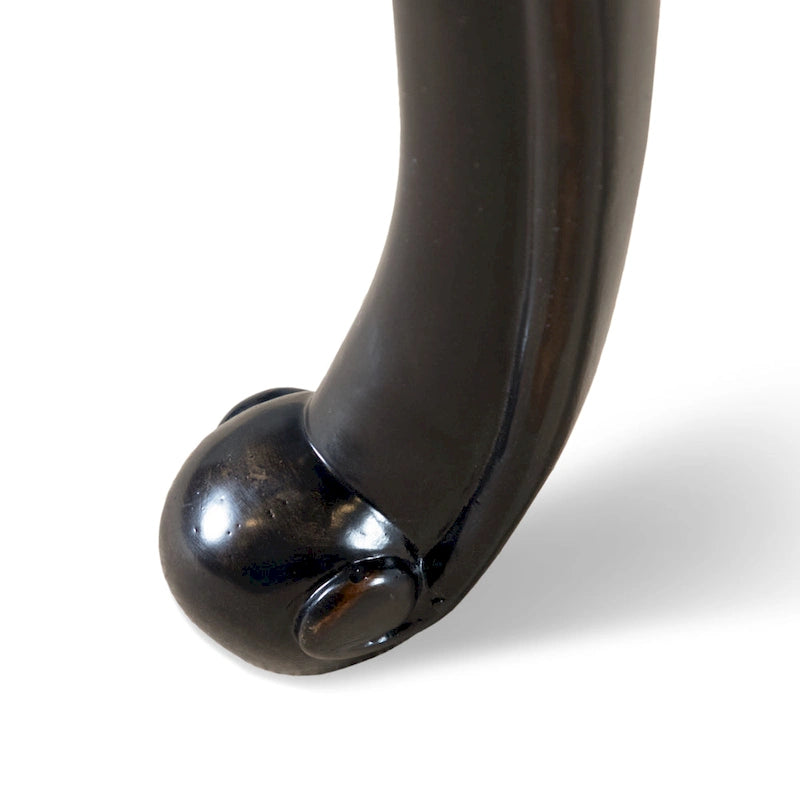 Table basse traditionnelle en bois massif avec pieds sculptés